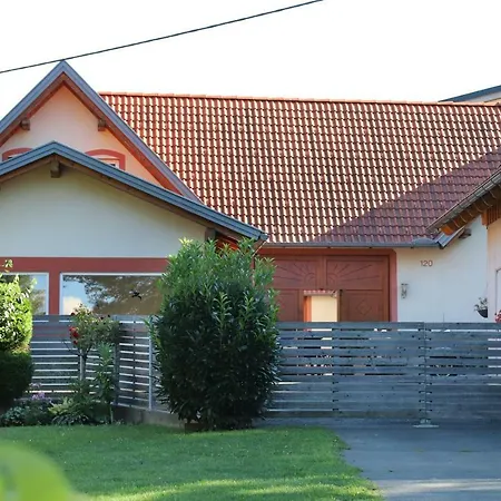 Ferienvierkanthof Brigitte Holiday home